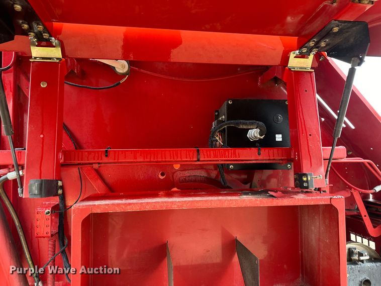 image for item OA9655 2012 New Holland BR7090 Specialty Crop round baler