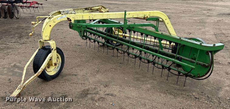 image for item OA9656 John Deere 640 hay rake