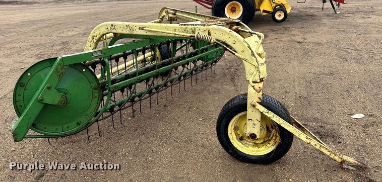 image for item OA9656 John Deere 640 hay rake