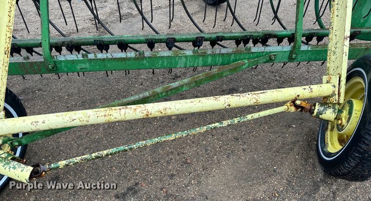 image for item OA9656 John Deere 640 hay rake