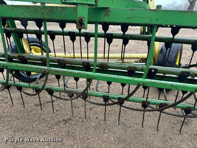 image for item OA9656 John Deere 640 hay rake