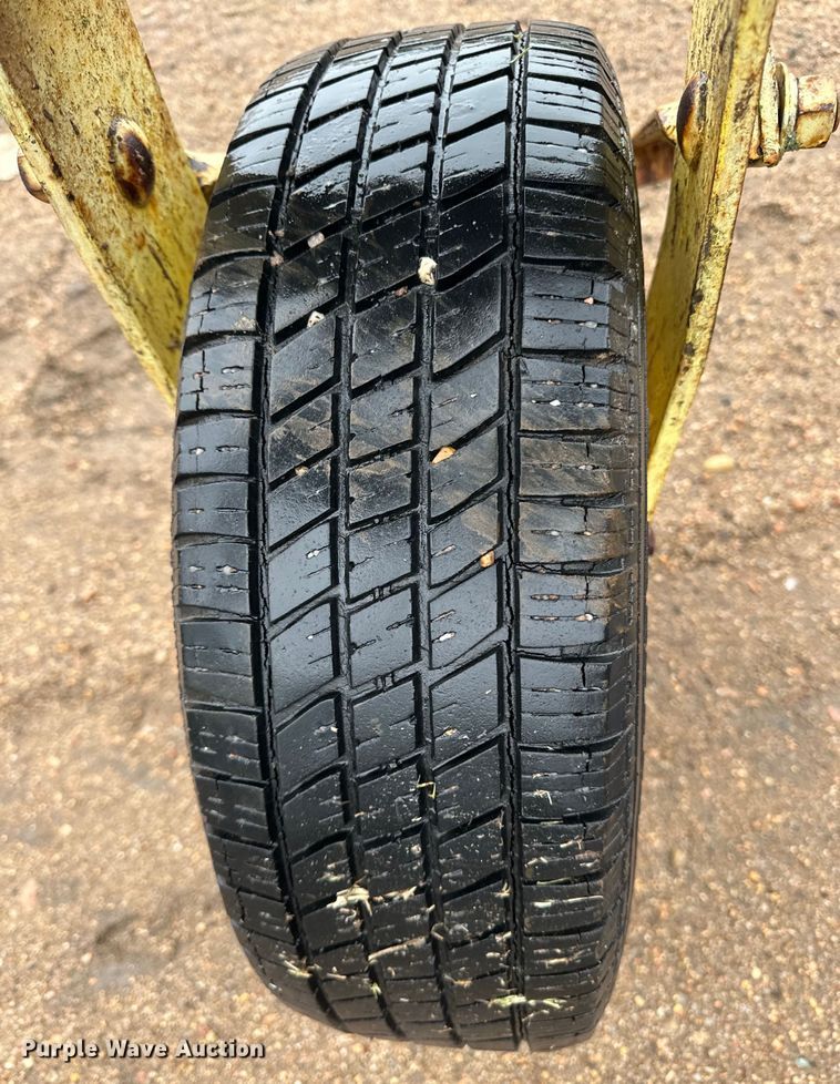 image for item OA9656 John Deere 640 hay rake