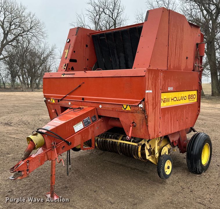 image for item OA9659 1994 New Holland 660 round baler