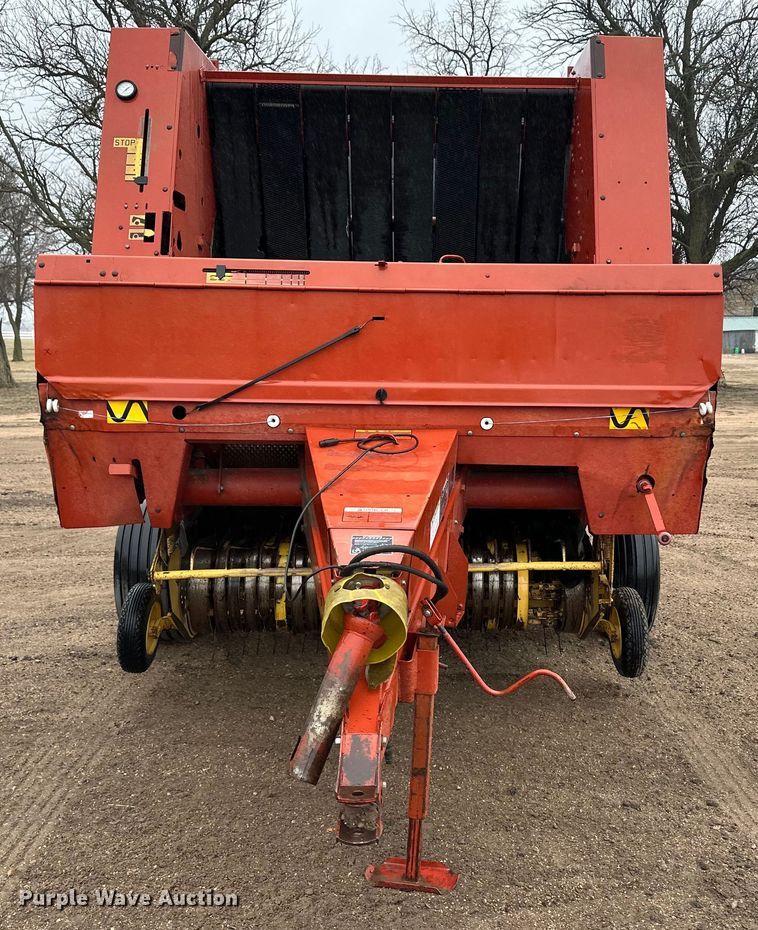 image for item OA9659 1994 New Holland 660 round baler