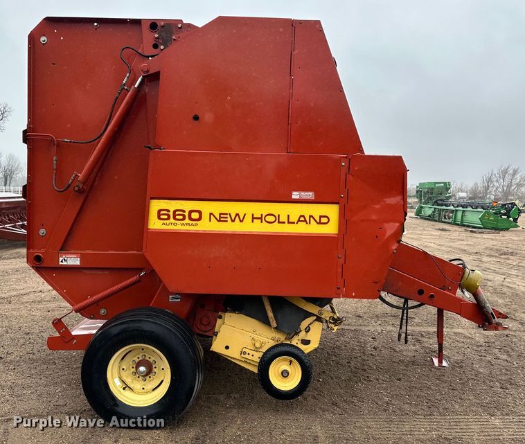 image for item OA9659 1994 New Holland 660 round baler