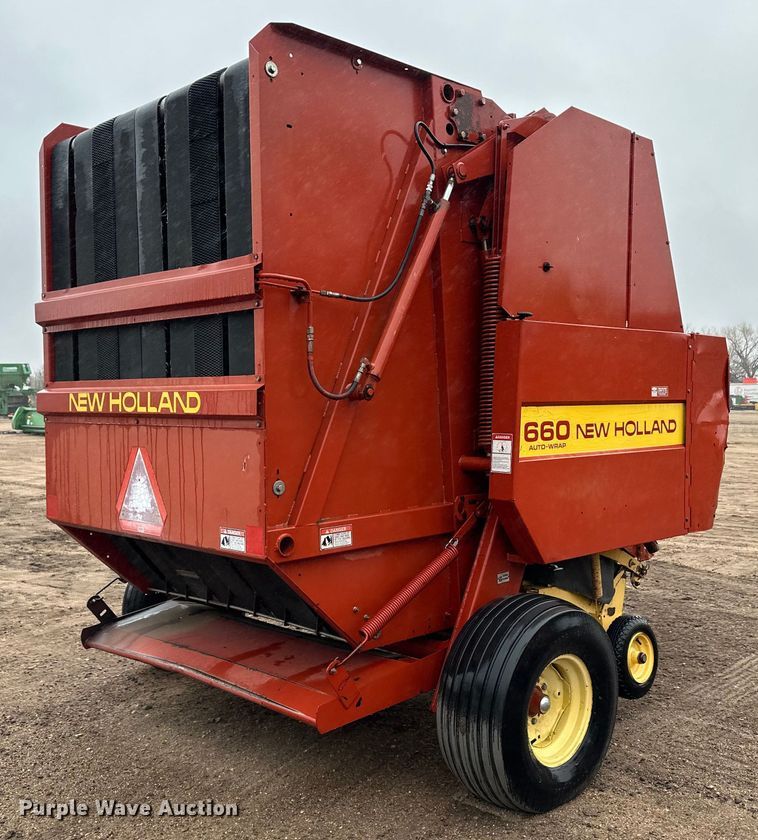 image for item OA9659 1994 New Holland 660 round baler