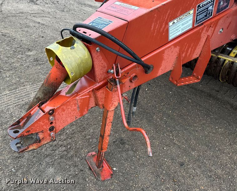 image for item OA9659 1994 New Holland 660 round baler