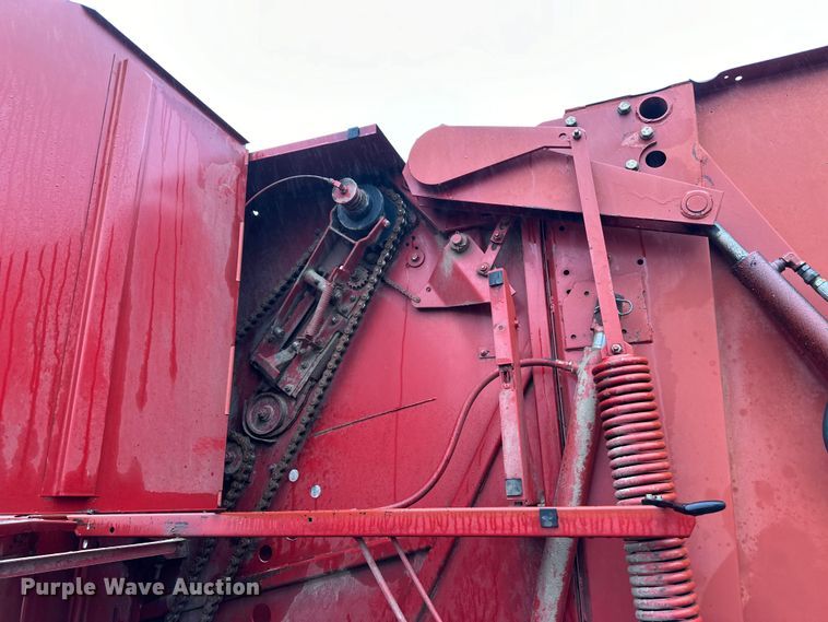 image for item OA9659 1994 New Holland 660 round baler