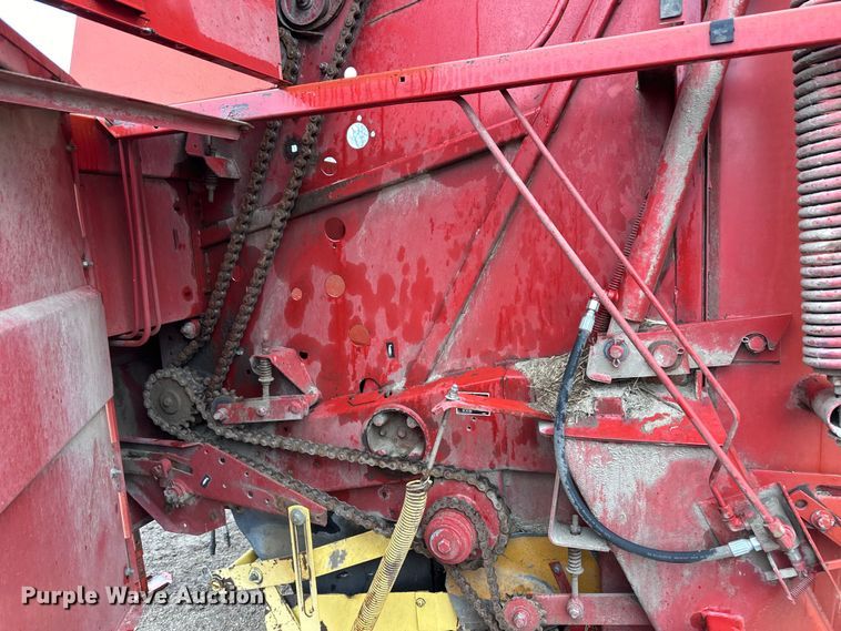 image for item OA9659 1994 New Holland 660 round baler