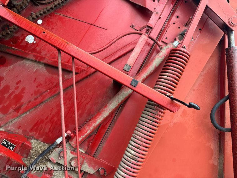 image for item OA9659 1994 New Holland 660 round baler