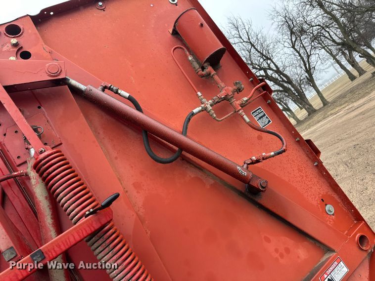 image for item OA9659 1994 New Holland 660 round baler