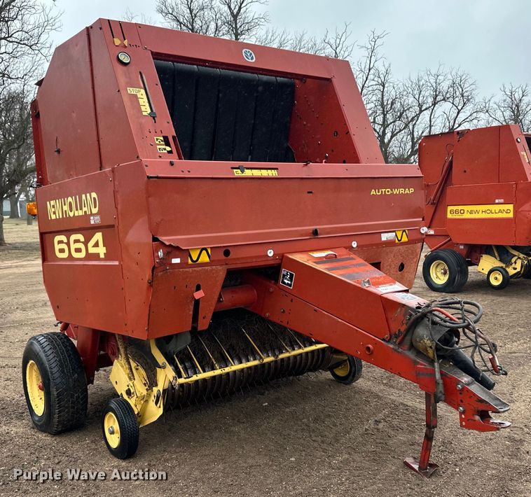 image for item OA9660 1996 New Holland 664 round baler