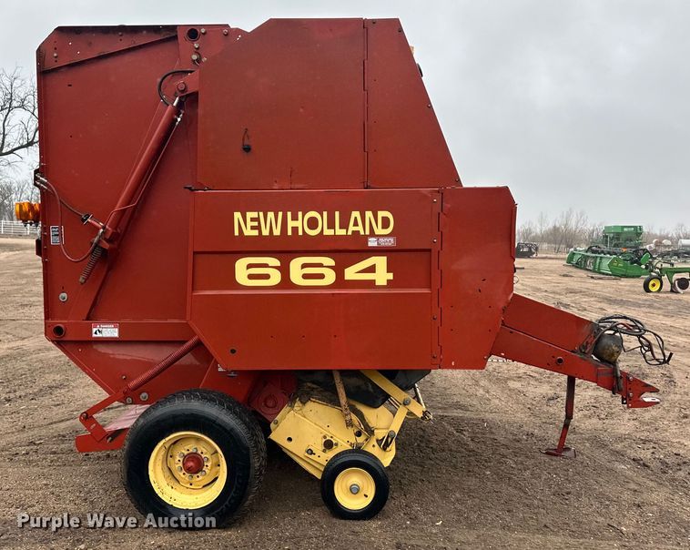image for item OA9660 1996 New Holland 664 round baler