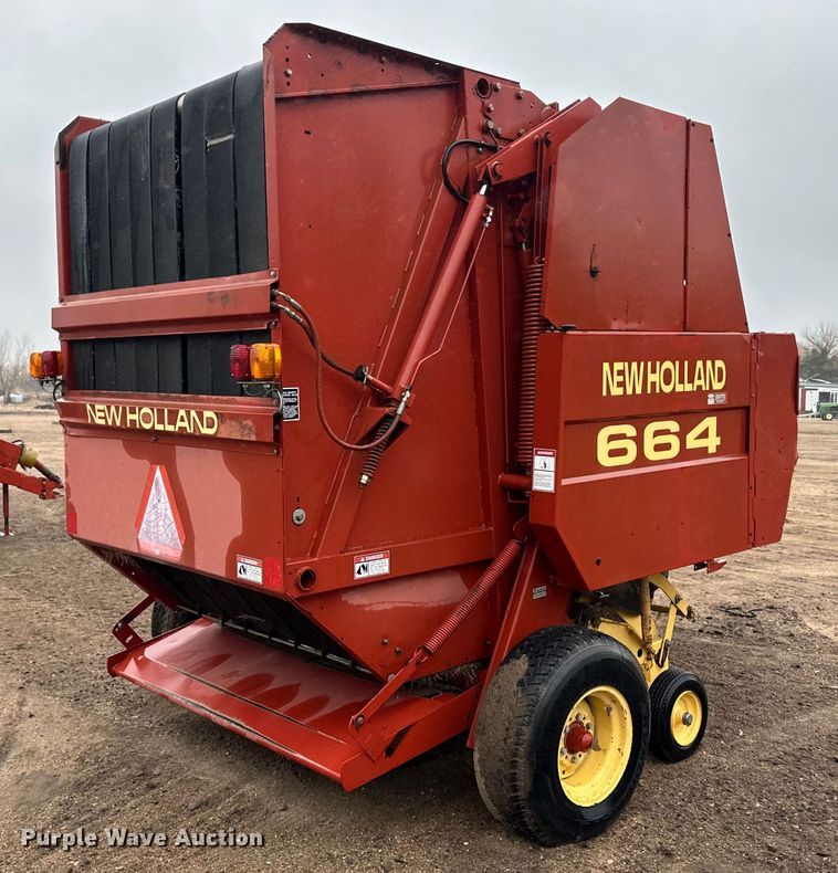 image for item OA9660 1996 New Holland 664 round baler