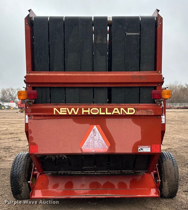 image for item OA9660 1996 New Holland 664 round baler