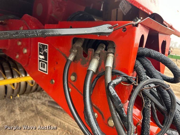 image for item OA9662 2006 New Holland BR780A round baler