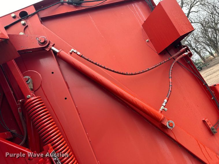 image for item OA9662 2006 New Holland BR780A round baler