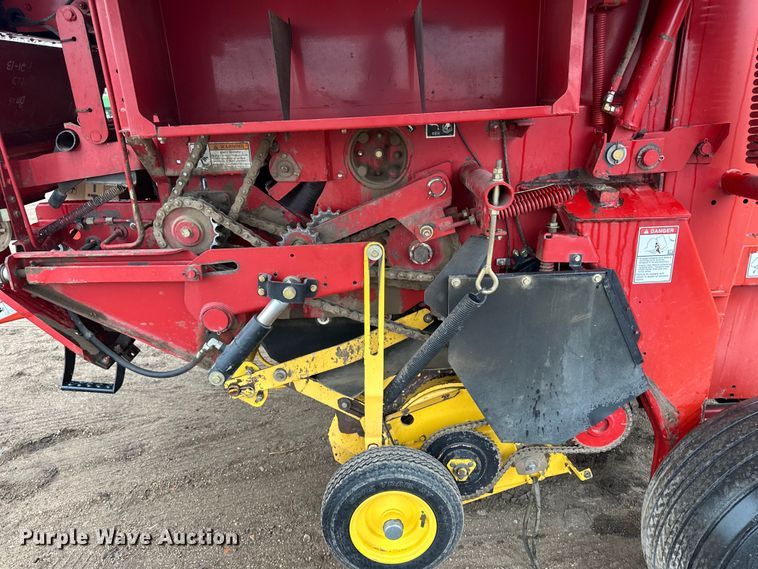 image for item OA9662 2006 New Holland BR780A round baler