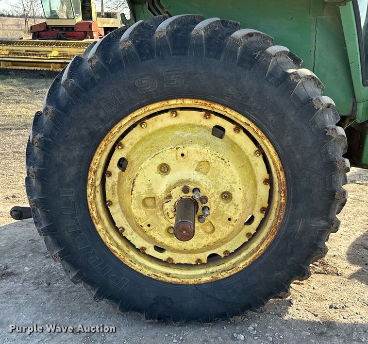 image for item OJ9560 1976 John Deere 4630 tractor