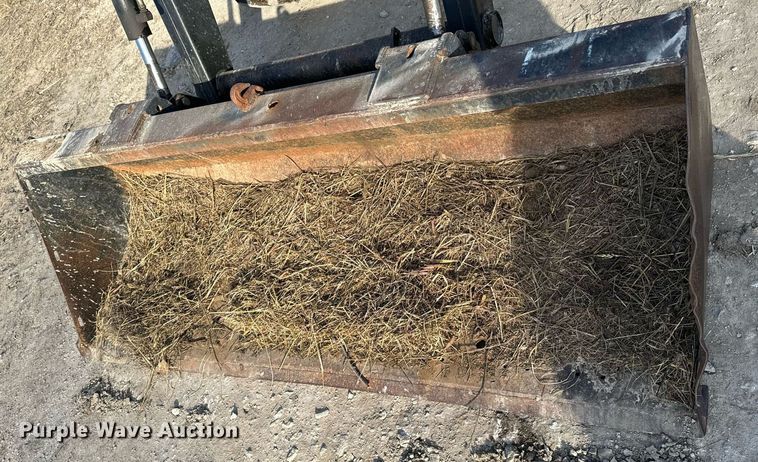 image for item OJ9572 2002 Ford New Holland TS110 tractor