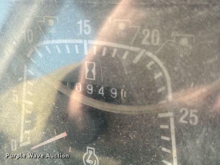 image for item OJ9572 2002 Ford New Holland TS110 tractor