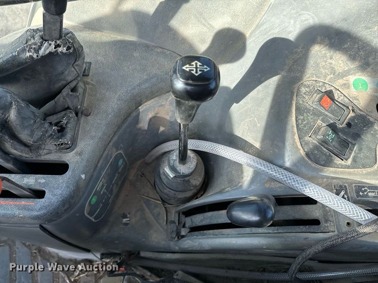 image for item OJ9572 2002 Ford New Holland TS110 tractor