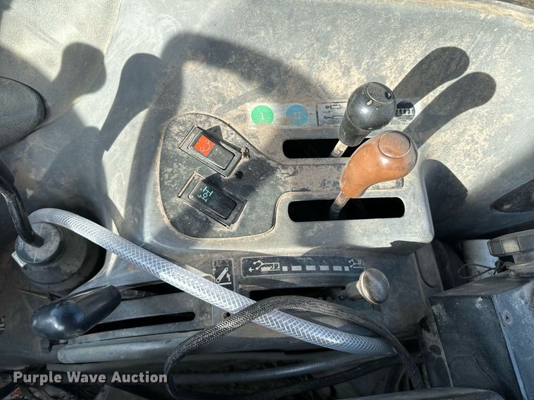 image for item OJ9572 2002 Ford New Holland TS110 tractor