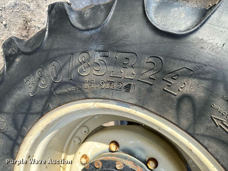 image for item OJ9572 2002 Ford New Holland TS110 tractor