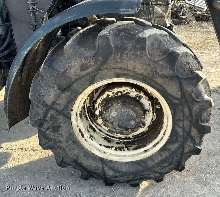 image for item OJ9572 2002 Ford New Holland TS110 tractor