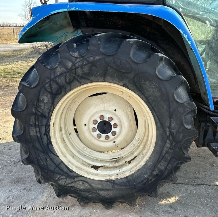 image for item OJ9572 2002 Ford New Holland TS110 tractor