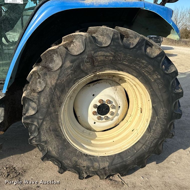 image for item OJ9572 2002 Ford New Holland TS110 tractor