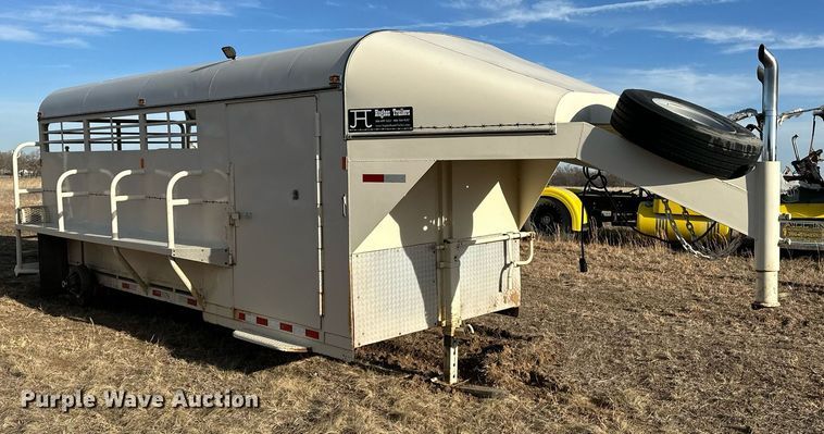 image for item OM9865 2013 Hughes  horse trailer 