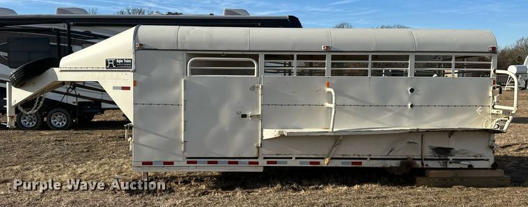 image for item OM9865 2013 Hughes  horse trailer 