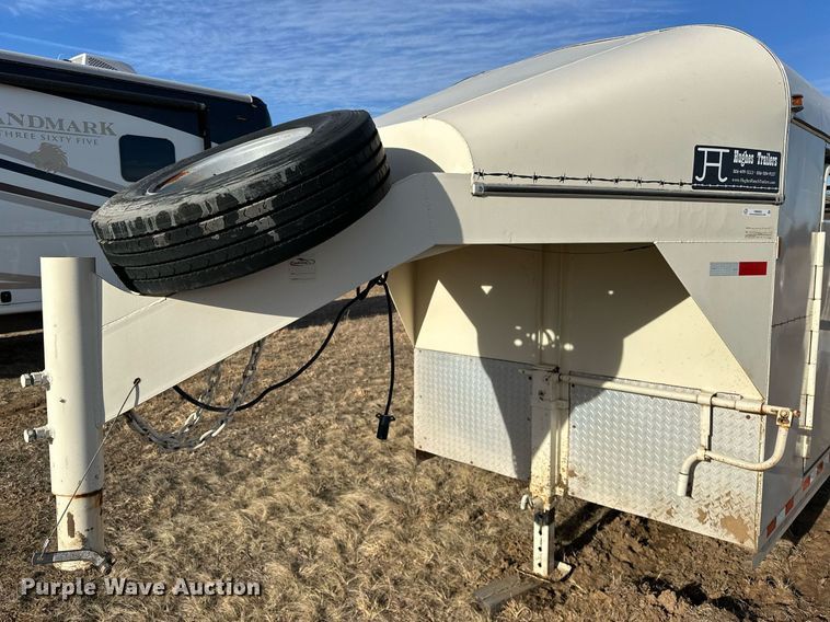 image for item OM9865 2013 Hughes  horse trailer 