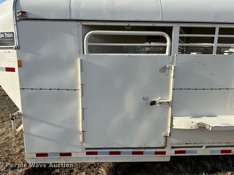 image for item OM9865 2013 Hughes  horse trailer 