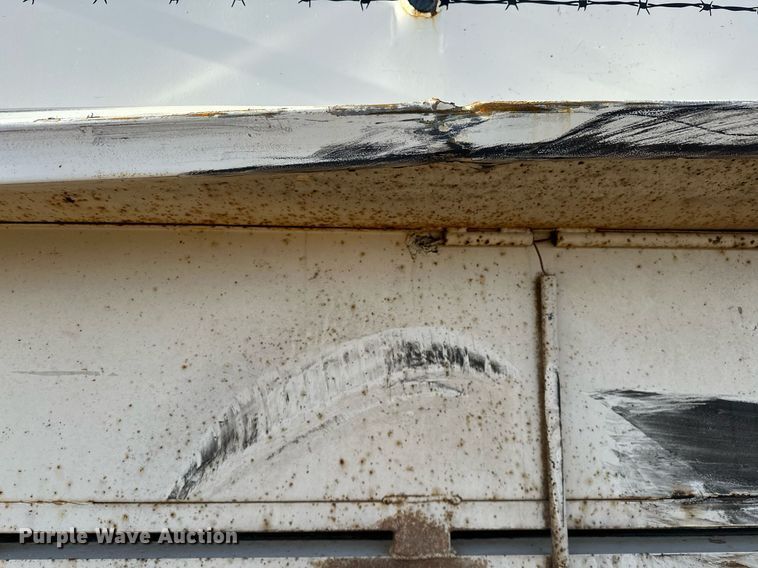 image for item OM9865 2013 Hughes  horse trailer 