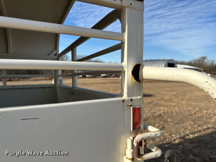 image for item OM9865 2013 Hughes  horse trailer 