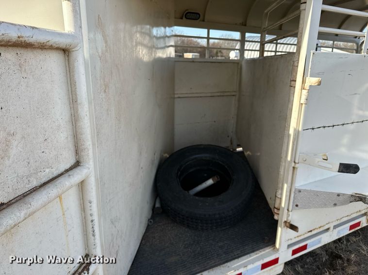 image for item OM9865 2013 Hughes  horse trailer 