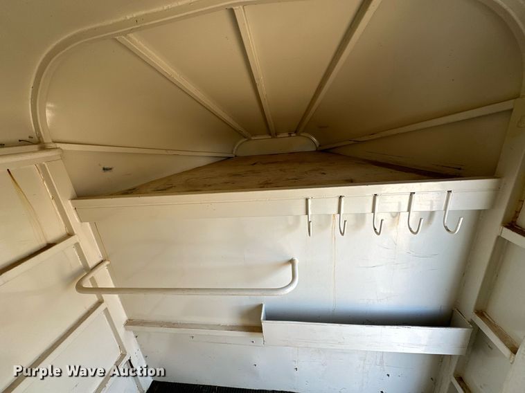 image for item OM9865 2013 Hughes  horse trailer 