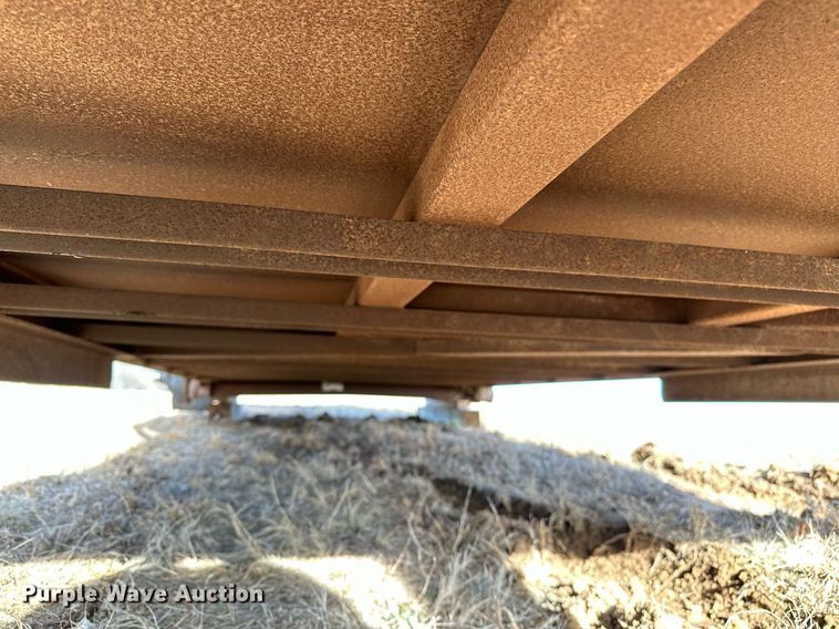 image for item OM9865 2013 Hughes  horse trailer 