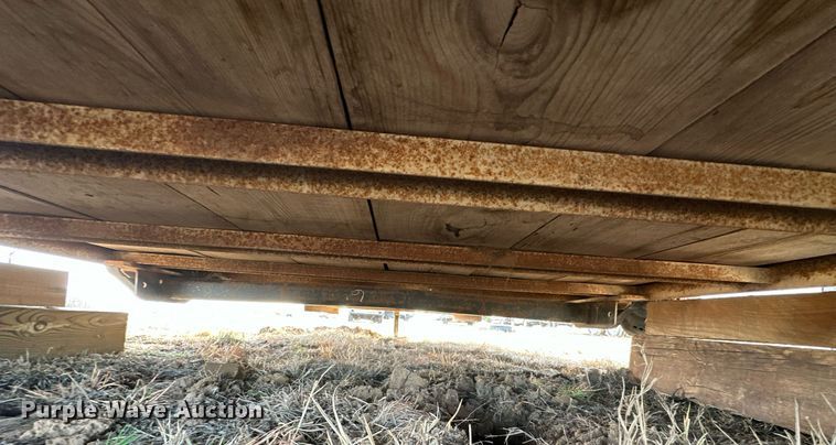 image for item OM9865 2013 Hughes  horse trailer 