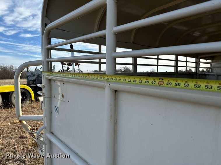 image for item OM9865 2013 Hughes  horse trailer 