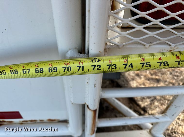 image for item OM9865 2013 Hughes  horse trailer 