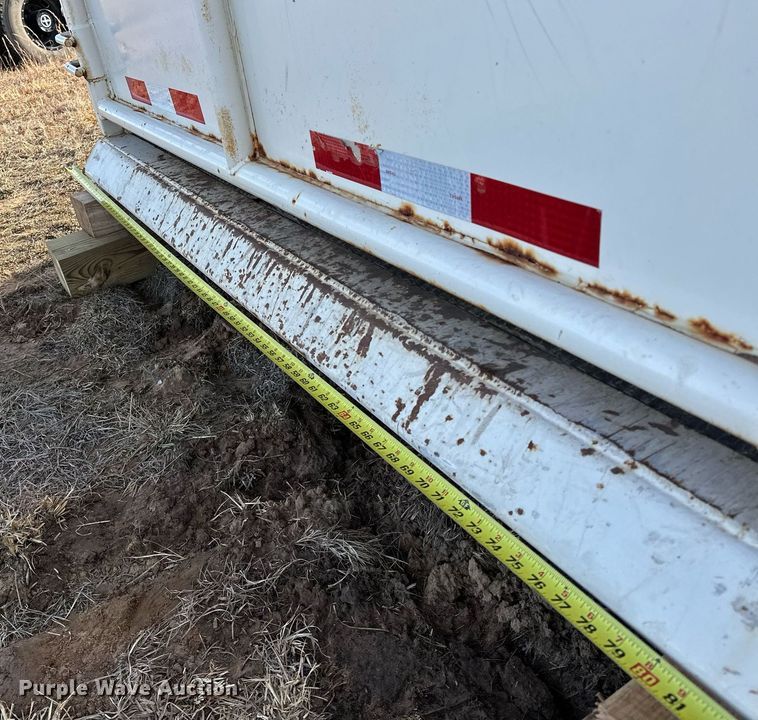 image for item OM9865 2013 Hughes  horse trailer 