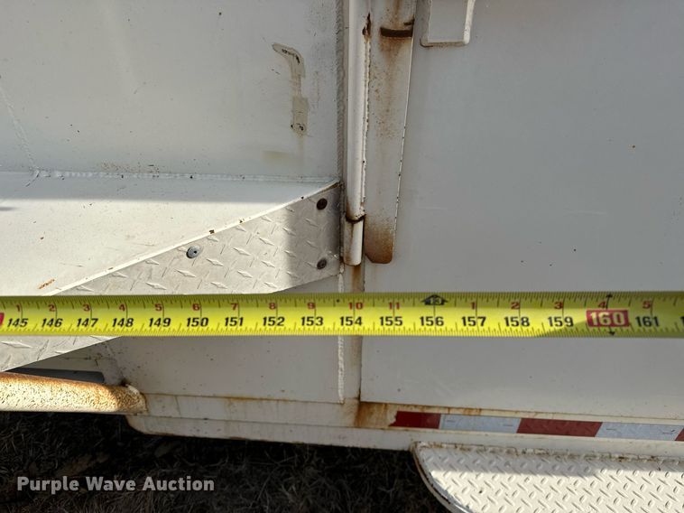 image for item OM9865 2013 Hughes  horse trailer 