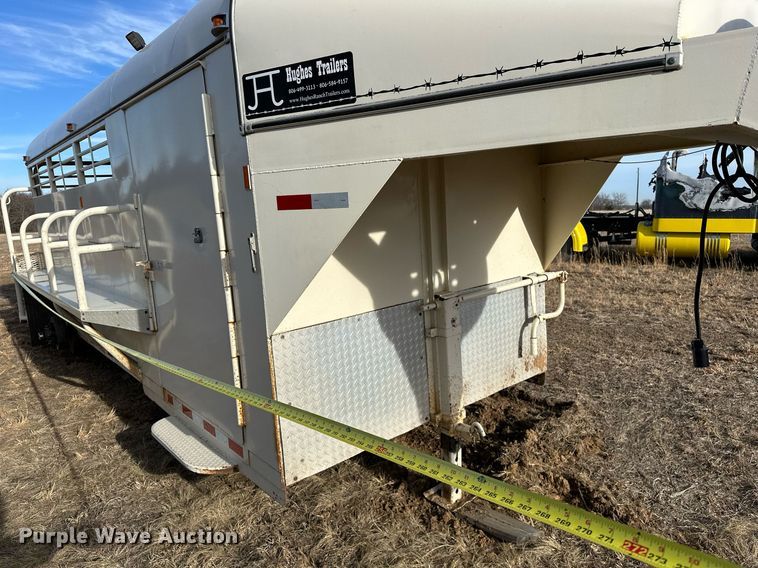 image for item OM9865 2013 Hughes  horse trailer 