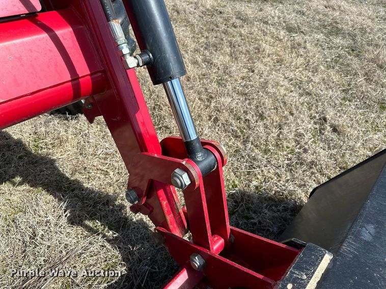 image for item OM9866 Mahindra  MForce 105P MFWD tractor