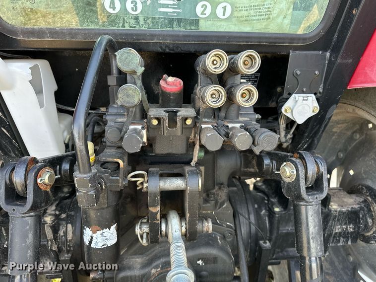 image for item OM9866 Mahindra  MForce 105P MFWD tractor