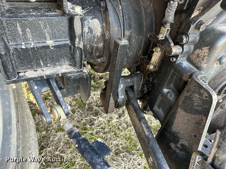 image for item OM9866 Mahindra  MForce 105P MFWD tractor