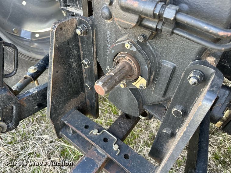 image for item OM9866 Mahindra  MForce 105P MFWD tractor